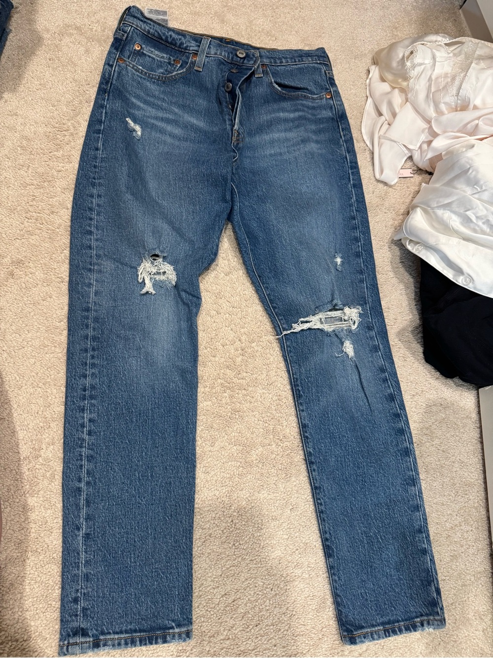 Levi's Distressed Dark Blue Straight-Leg Women's Jeans